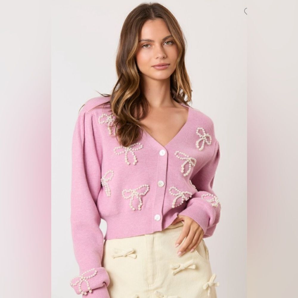 060. PEARL BOW EMBELLISHED CROPPED CARDIGAN